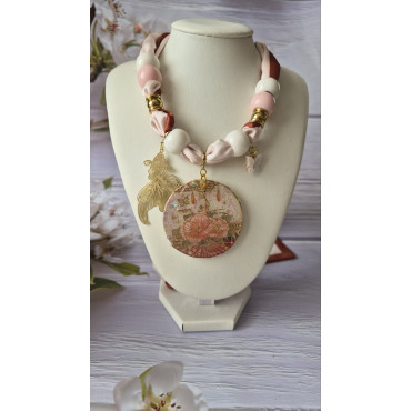 Колие Шал Фрида Япония