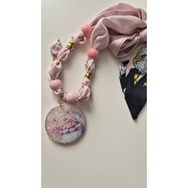 Колие Шал Орел с Нежен Букет 