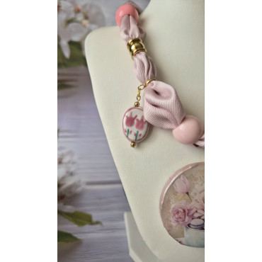 Колие Шал Орел с Нежен Букет 