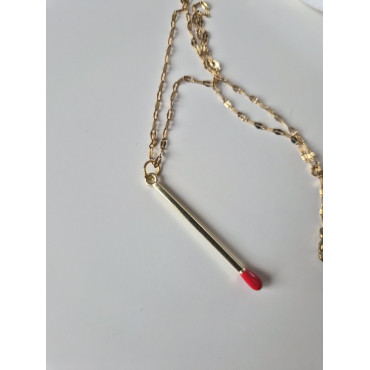 Колие Това Момиче е Огън