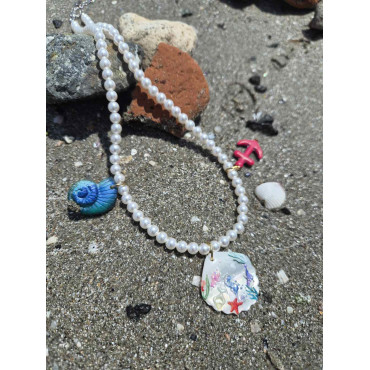 Necklace Shell In the Sea